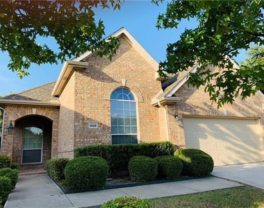 1505 Somerset Drive - Photo Thumbnail 2