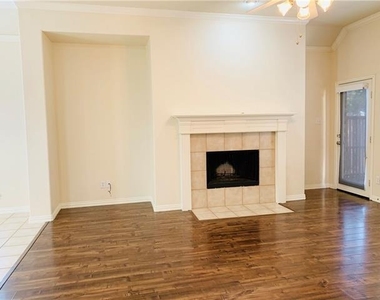 1505 Somerset Drive - Photo Thumbnail 7