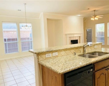 1505 Somerset Drive - Photo Thumbnail 17