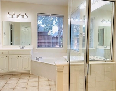 1505 Somerset Drive - Photo Thumbnail 21