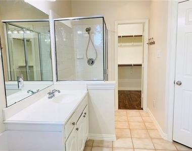 1505 Somerset Drive - Photo Thumbnail 20
