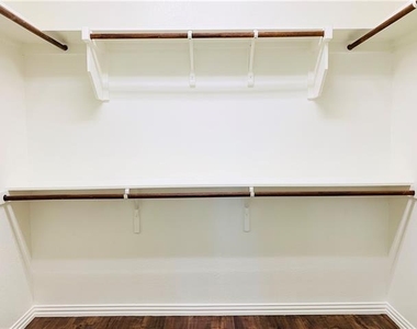 1505 Somerset Drive - Photo Thumbnail 24
