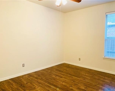 1505 Somerset Drive - Photo Thumbnail 27