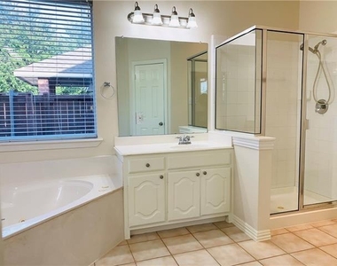 1505 Somerset Drive - Photo Thumbnail 22