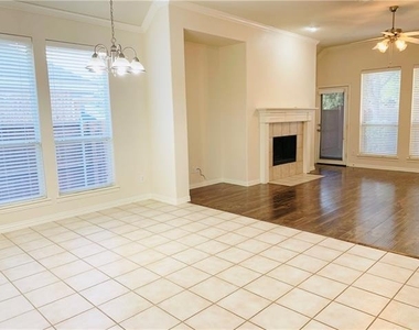 1505 Somerset Drive - Photo Thumbnail 9
