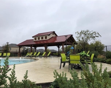 1008 Emerald Drive - Photo Thumbnail 19
