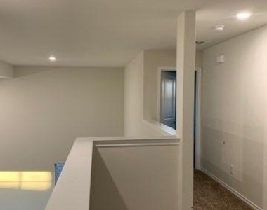 1008 Emerald Drive - Photo Thumbnail 6