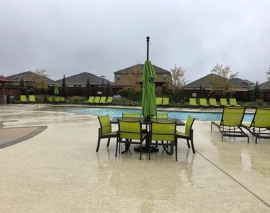 1008 Emerald Drive - Photo Thumbnail 21