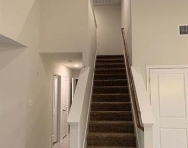 1008 Emerald Drive - Photo Thumbnail 8