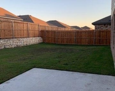 1008 Emerald Drive - Photo Thumbnail 13