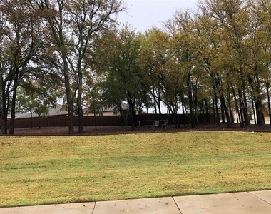1008 Emerald Drive - Photo Thumbnail 14