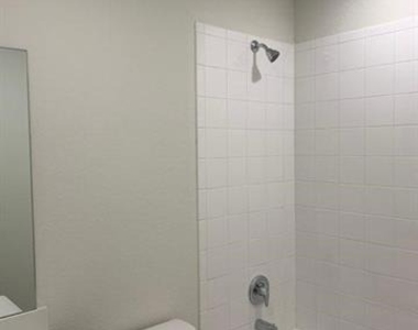 1008 Emerald Drive - Photo Thumbnail 10