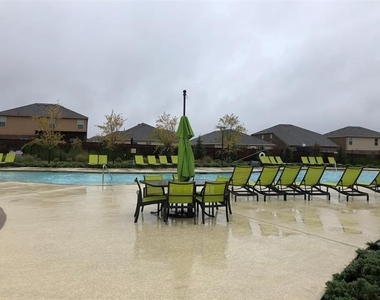 1008 Emerald Drive - Photo Thumbnail 20