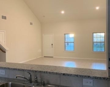 1008 Emerald Drive - Photo Thumbnail 2