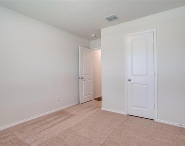1809 River Crossing Drive - Photo Thumbnail 13