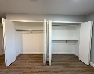 8917 Vernon Drive - Photo Thumbnail 15