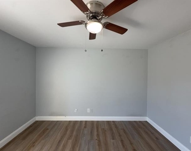 8917 Vernon Drive - Photo Thumbnail 19