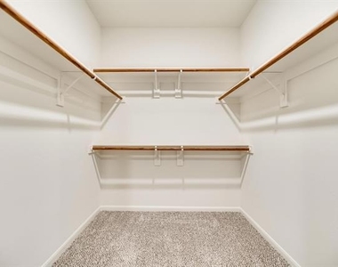 2120 Dakota Drive - Photo Thumbnail 9