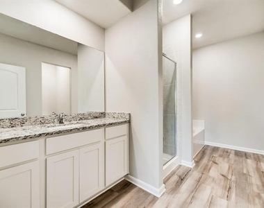 2120 Dakota Drive - Photo Thumbnail 6