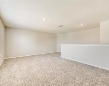 2120 Dakota Drive - Photo Thumbnail 4