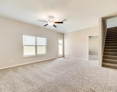 2120 Dakota Drive - Photo Thumbnail 3