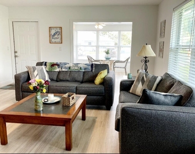 1155 S Drive Circle - Photo Thumbnail 13