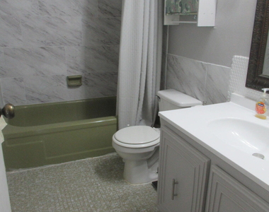 2841 Somerset Drive - Photo Thumbnail 12