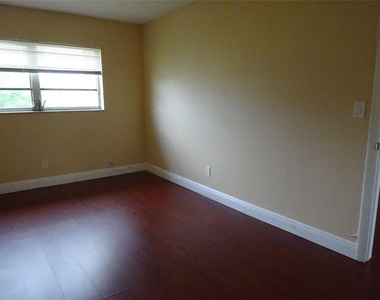 6050 Nw 64th Avenue - Photo Thumbnail 10