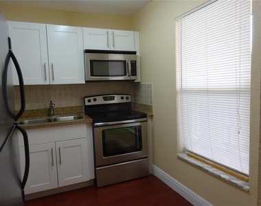 6050 Nw 64th Avenue - Photo Thumbnail 2