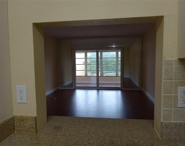 6050 Nw 64th Avenue - Photo Thumbnail 4