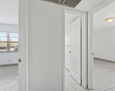 2671 Riverside Drive - Photo Thumbnail 22