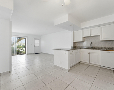 2671 Riverside Drive - Photo Thumbnail 5