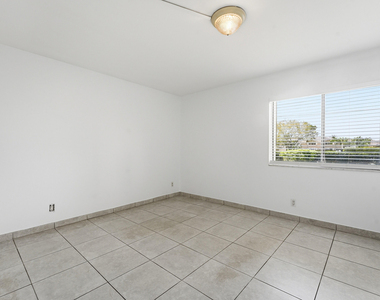 2671 Riverside Drive - Photo Thumbnail 11