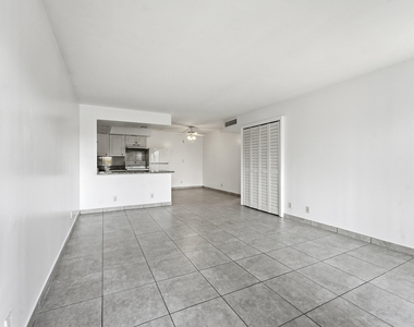 2671 Riverside Drive - Photo Thumbnail 2