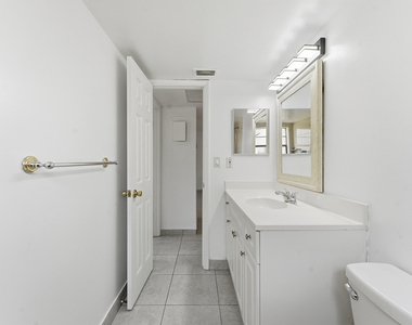 2671 Riverside Drive - Photo Thumbnail 18