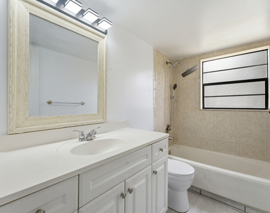 2671 Riverside Drive - Photo Thumbnail 10