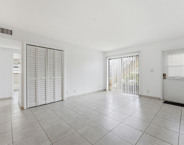 2671 Riverside Drive - Photo Thumbnail 4