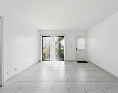 2671 Riverside Drive - Photo Thumbnail 19