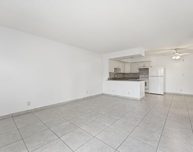 2671 Riverside Drive - Photo Thumbnail 3