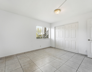 2671 Riverside Drive - Photo Thumbnail 13