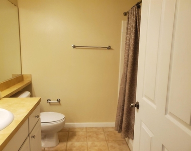 124 Yacht Club Drive - Photo Thumbnail 1
