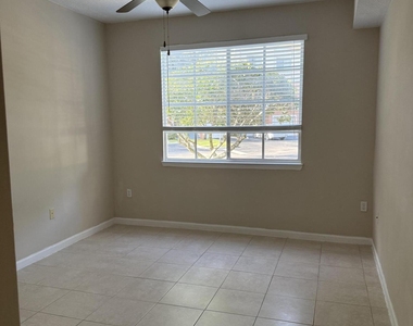 124 Yacht Club Drive - Photo Thumbnail 2