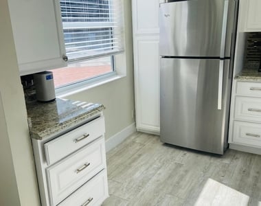 615 Ne 2nd Avenue - Photo Thumbnail 8