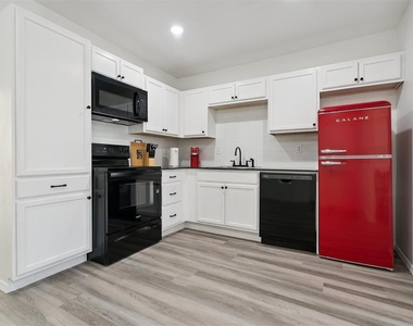 1200 Ne 17th Street - Photo Thumbnail 10