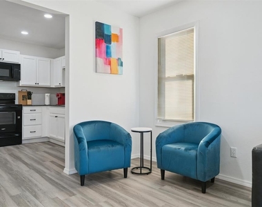 1200 Ne 17th Street - Photo Thumbnail 9