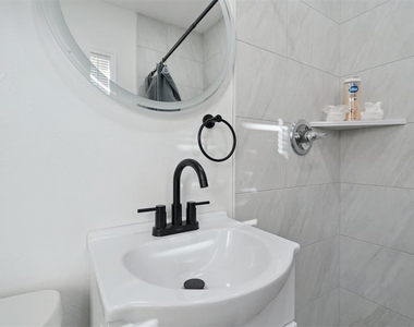 1200 Ne 17th Street - Photo Thumbnail 26