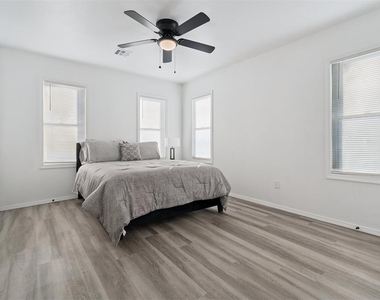 1200 Ne 17th Street - Photo Thumbnail 15
