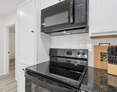 1200 Ne 17th Street - Photo Thumbnail 14