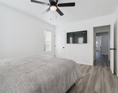 1200 Ne 17th Street - Photo Thumbnail 18