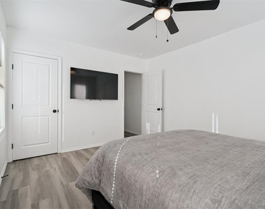 1200 Ne 17th Street - Photo Thumbnail 17